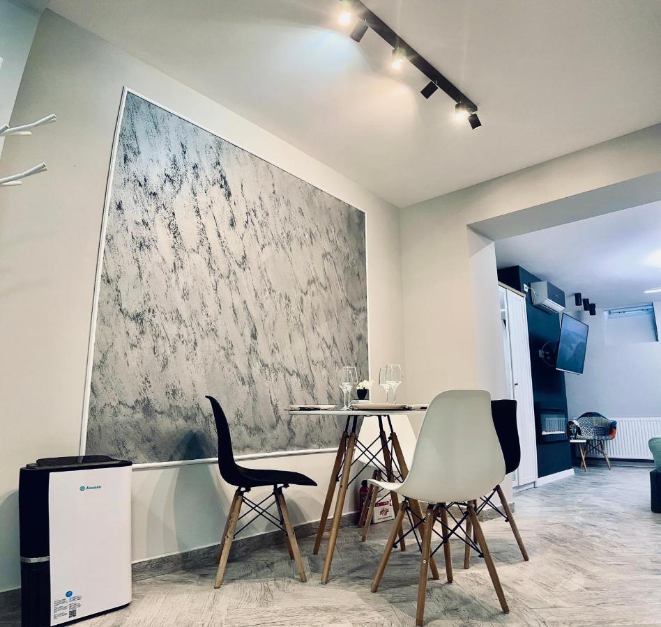 Stay Inn Central Brasov Ap 3 ภายนอก รูปภาพ
